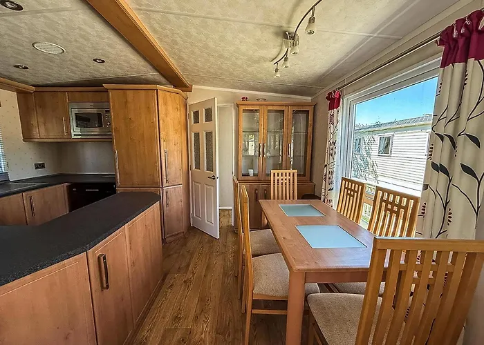 6 Berth Caravan With Decking At Cherry Tree Park In Norfolk Ref 70014G