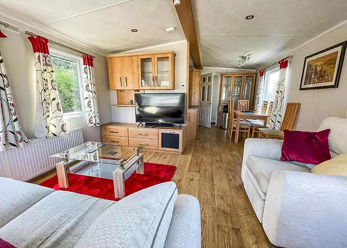 6 Berth Caravan With Decking At Cherry Tree Park In Norfolk Ref 70014G