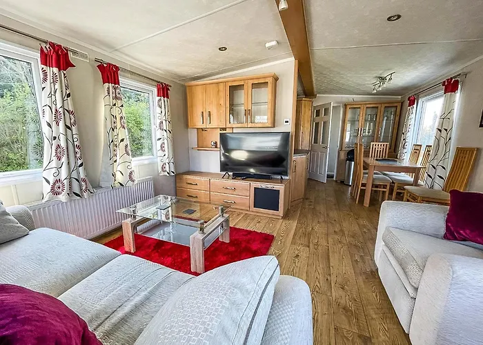 6 Berth Caravan With Decking At Cherry Tree Park In Norfolk Ref 70014G