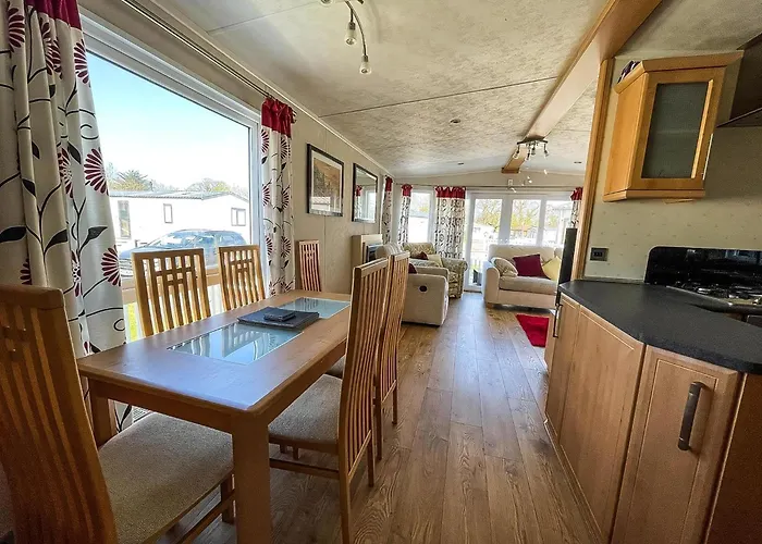 6 Berth Caravan With Decking At Cherry Tree Park In Norfolk Ref 70014G