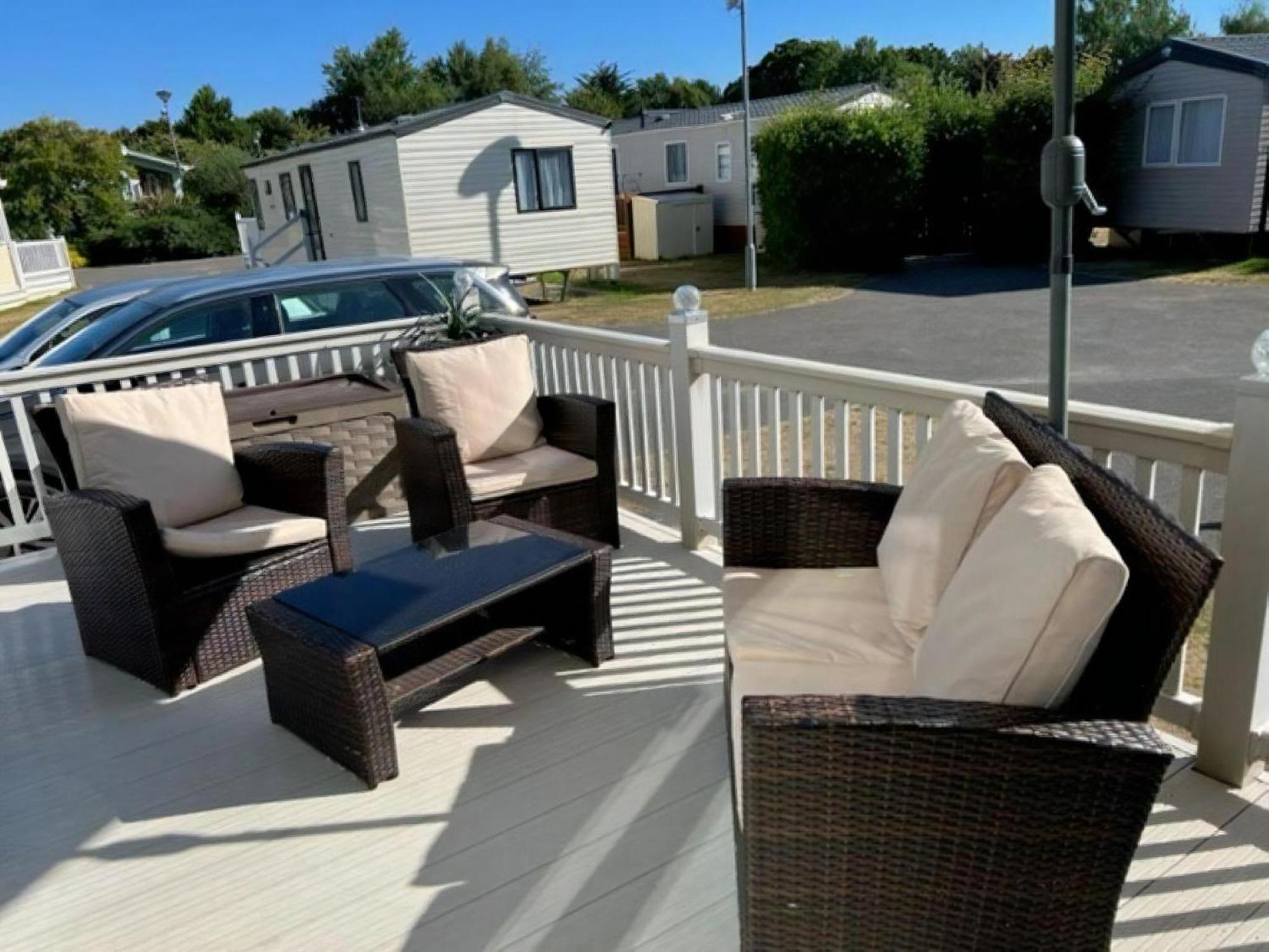Campsite 6 Berth Caravan With Decking At Cherry Tree Park In Norfolk Ref 70014g