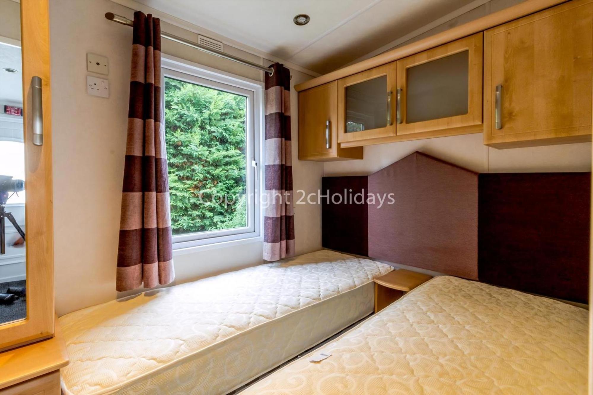 Campsite 6 Berth Caravan With Decking At Cherry Tree Park In Norfolk Ref 70014g